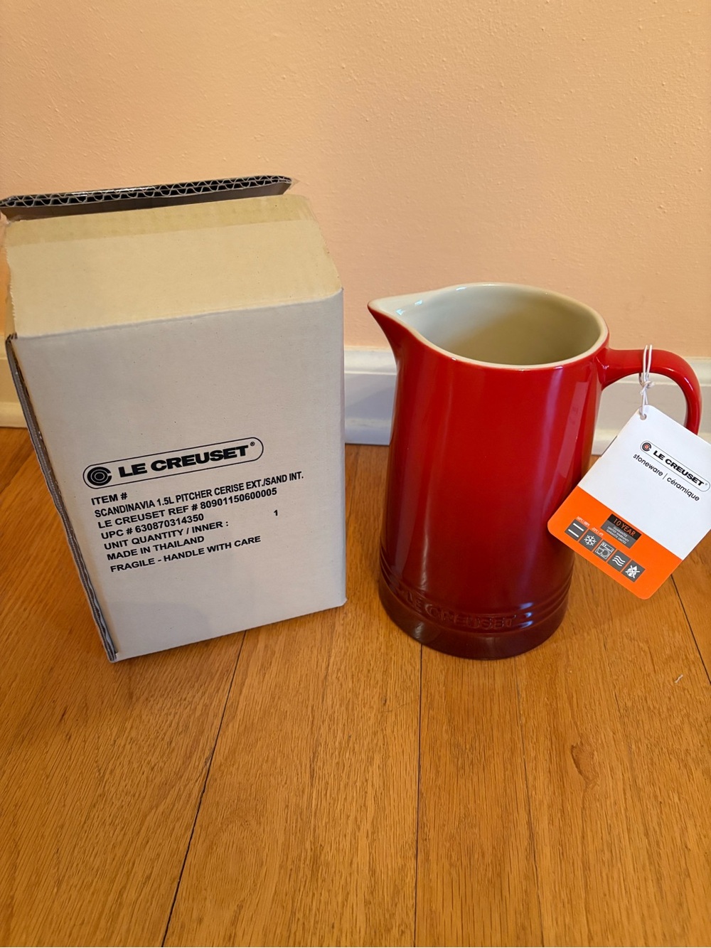 Le Creuset Scandinavia 1.5L Pitcher. Cerise - Picture 7 of 8